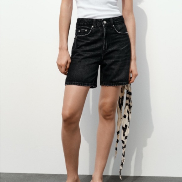 Zara Black Jean shorts - Picture 1 of 4